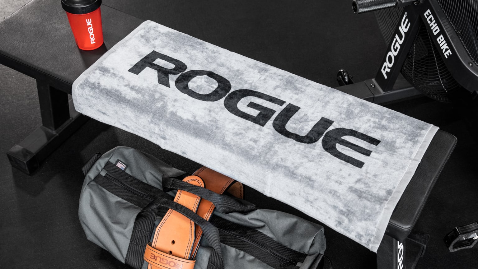 Reebok gym 2025 towel